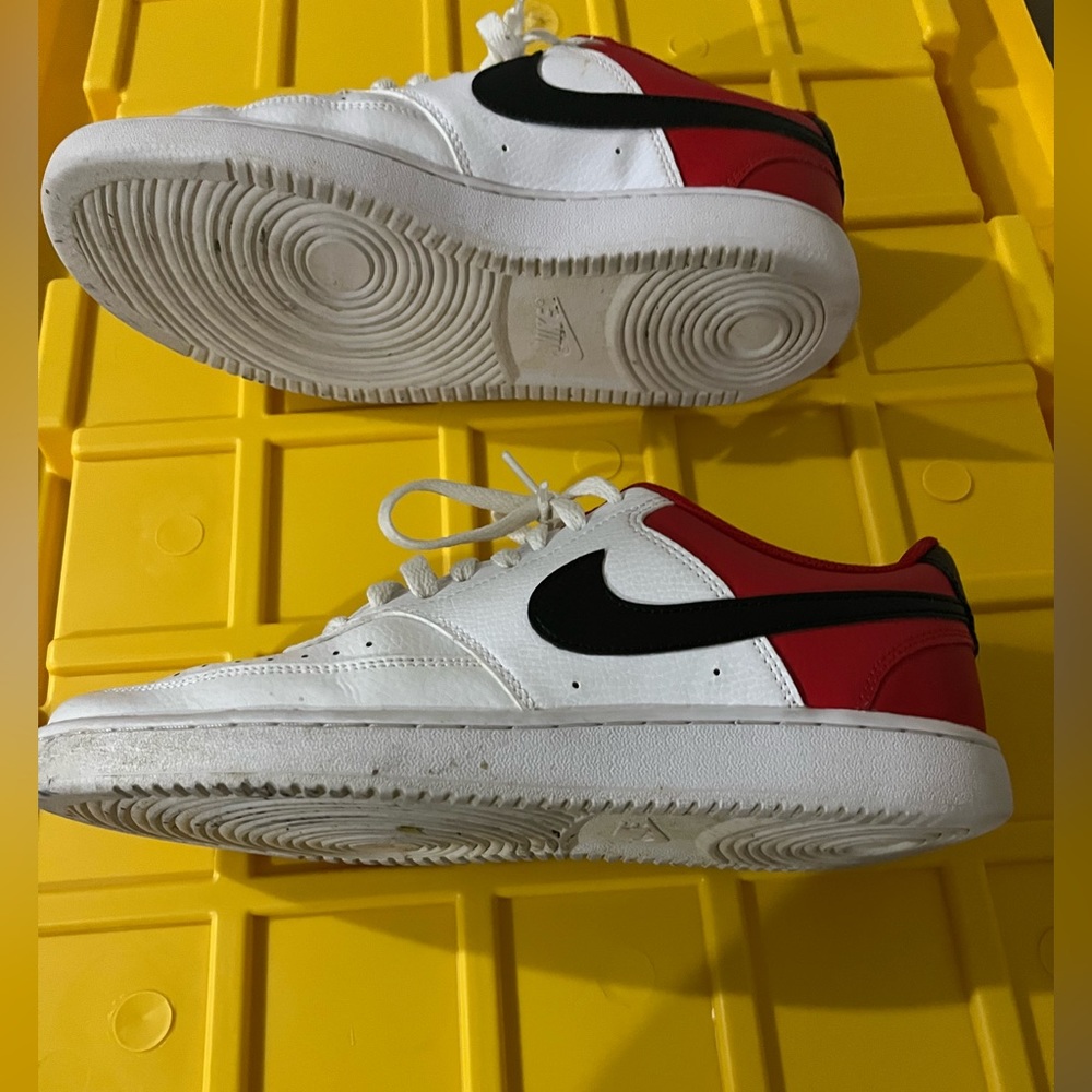 Nike. Mens Court Vision 9.5 Red. White. Price reflects condition as is. - Picture 2 of 6
